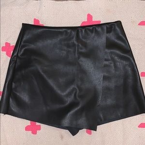 Vestique Black Pleather Envelope Skort